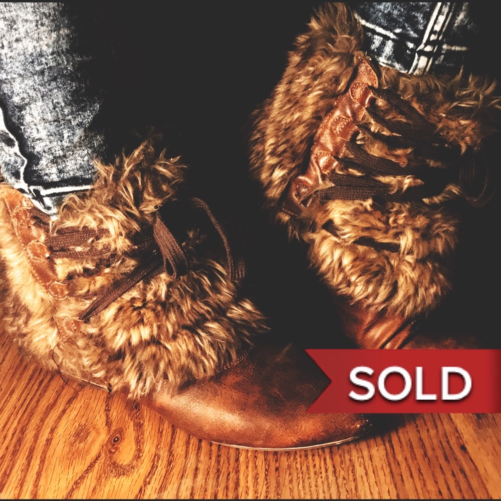 SOLD Lavorazione Artigiana Faux Fur Cuffed Boots
